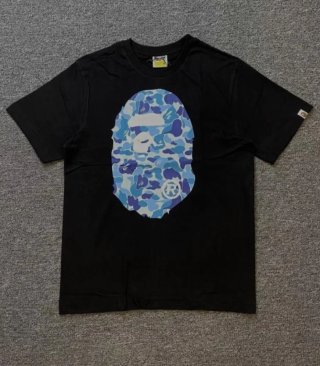 Maglietta Bape Nera con Stampa Camo Blu