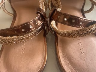 Sandalias doradas Cortefiel Talla 38