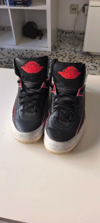Air Jordan 2 Negro y Rojo
