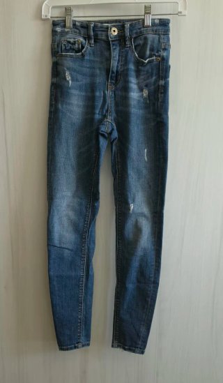 Pantalón vaquero pitillo desgastado