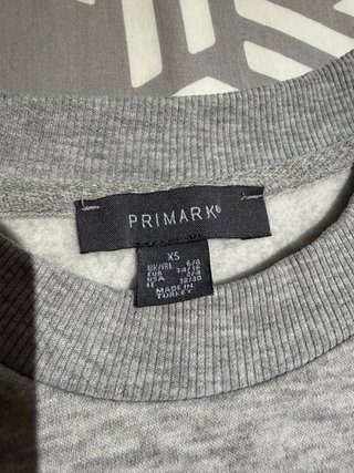 Sudadera crop top gris