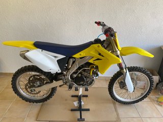 Suzuki RMZ 250 Motocross
