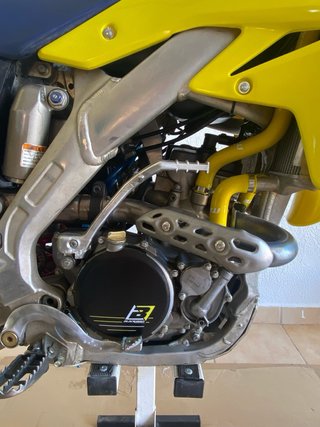 Suzuki RMZ 250 Motocross