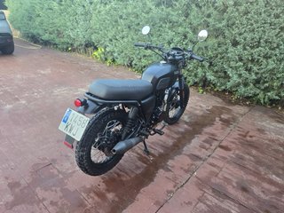 Brixton 125 Negra