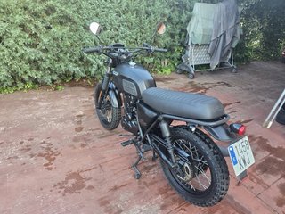 Brixton 125 Negra