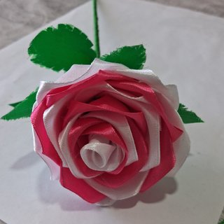 Rosas de tela hechas a mano
