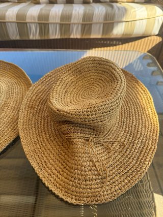 Sombrero de fibra natural artesanal