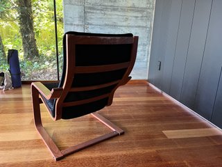 Sillón POÄNG Ikea efecto nogal/negro