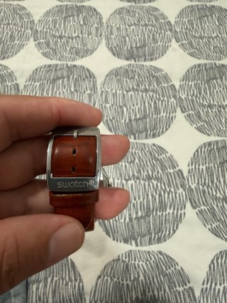 Reloj Swatch Correa Marrón y Esfera Plateada