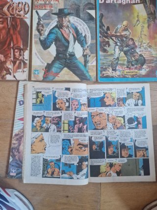 8 Cómics Anuarios Nippur Magnum y D'artagnan
