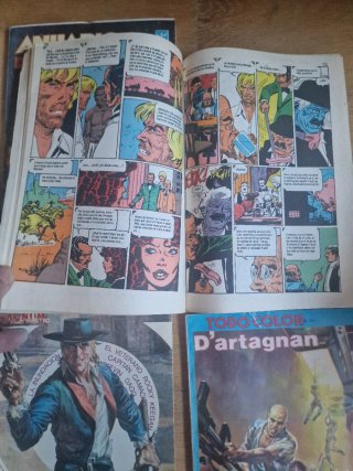 8 Cómics Anuarios Nippur Magnum y D'artagnan
