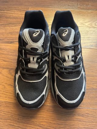 Asics Gel NYC Negro/Gris