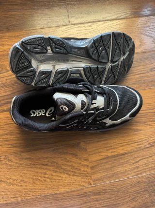Asics Gel NYC Negro/Gris