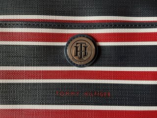 Neceser Tommy Hilfiger Rayas Azul Rojo
