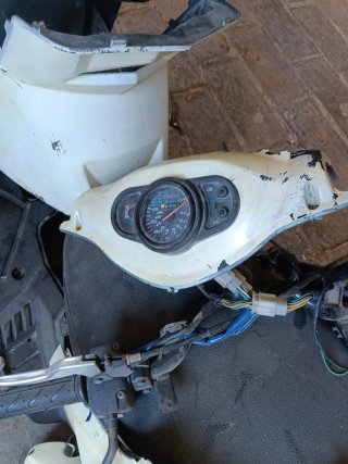 Kit de Plásticos Kymco 125cc: Volante, Frenos,