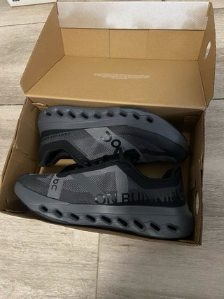 Zapatillas On Running Negras y Grises talla 44