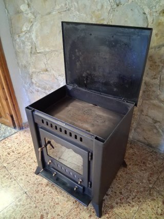 Estufa de leña con horno