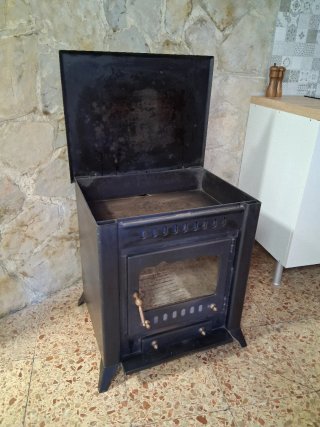 Estufa de leña con horno