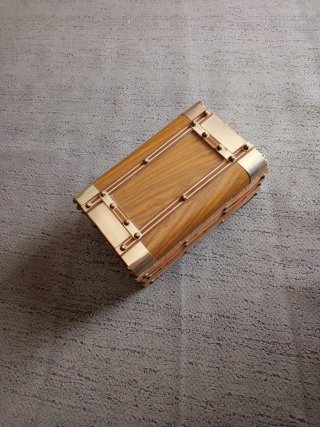 Baúl cofre madera y metal
