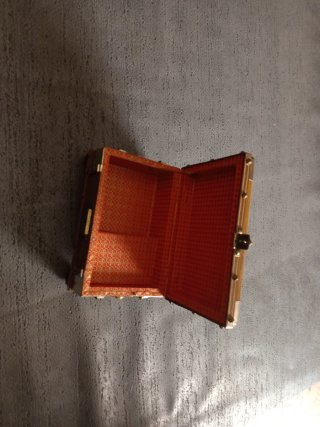 Baúl cofre madera y metal
