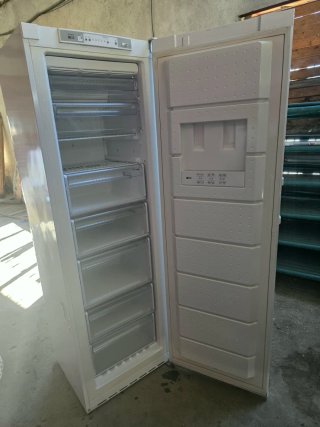 Congelador vertical blanco