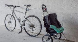 Bicicleta con remolque de carga