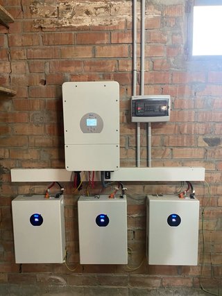 Instalador Fotovoltaico Profesional - Deye, BYD, H