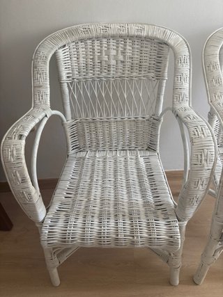 Conjunto mesa y 2 sillas de mimbre