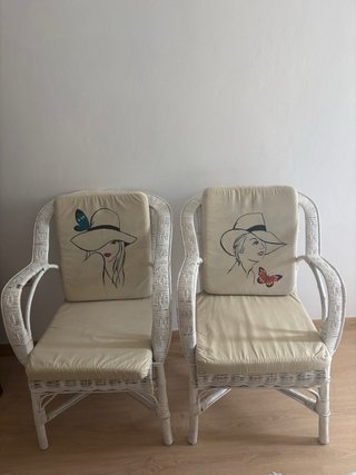 Conjunto mesa y 2 sillas de mimbre