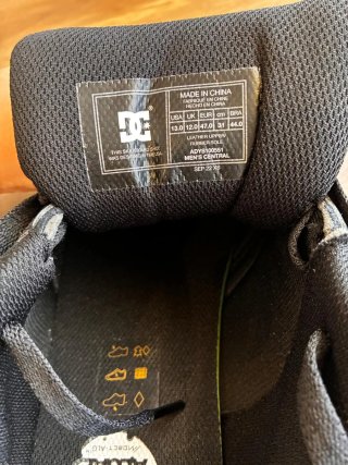 Zapatillas DC Shoes Hombre Negras y Doradas