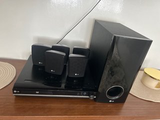 Home Cinema LG con DVD y Altavoces