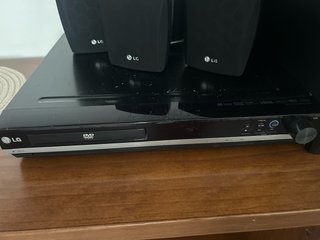 Home Cinema LG con DVD y Altavoces