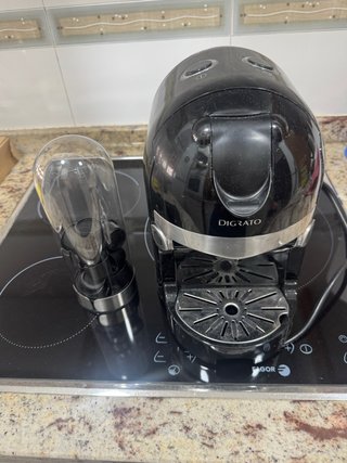 Cafetera Digrato de Cápsulas Negra