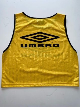 Casacca allenamento gialla Umbro anni 2000