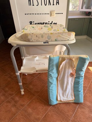 Cambiador bañera bebé y accesorios