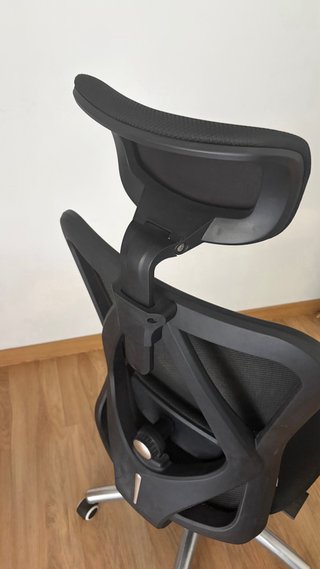Silla ergonómica de oficina negra