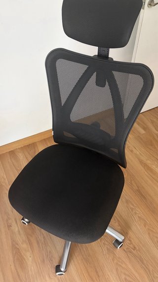 Silla ergonómica de oficina negra