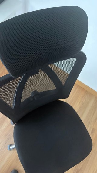 Silla ergonómica de oficina negra