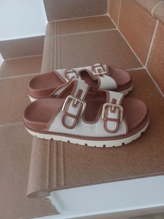 Chanclas H&M Piel Beige/Marrón Talla 40
