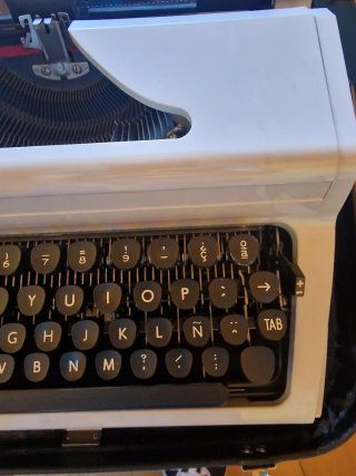 Máquina de Escribir Erika Retro (Años 70/80)