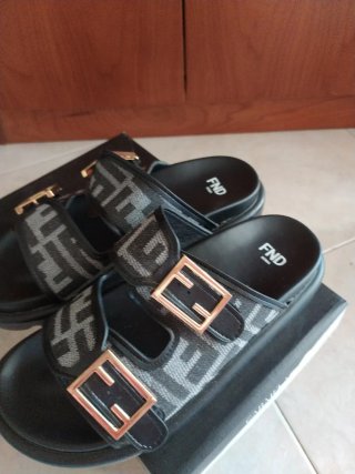 Sandali Fendi donna