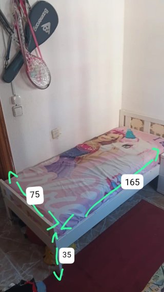 Cama y  infantil blanca
