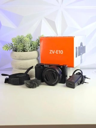 NUEVA Cámara Sony ZV-E10 con objetivo kit 16-50mm.