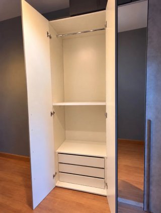 Armario moderno puertas espejo y gris