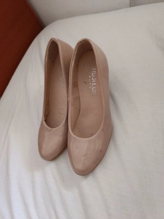 Zapatos de tacón beige