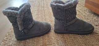 Botines grises talla 34 con brillantes. LIUJO