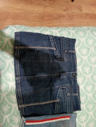 Lote de falda y shorts vaqueros