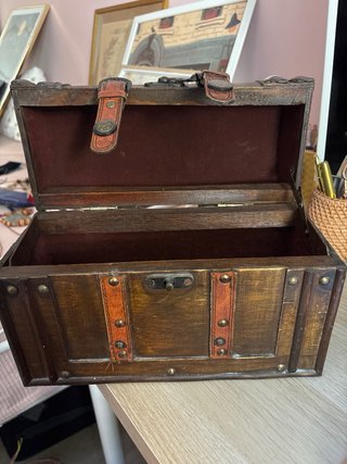 Cofre Antiguo Madera y Cuero