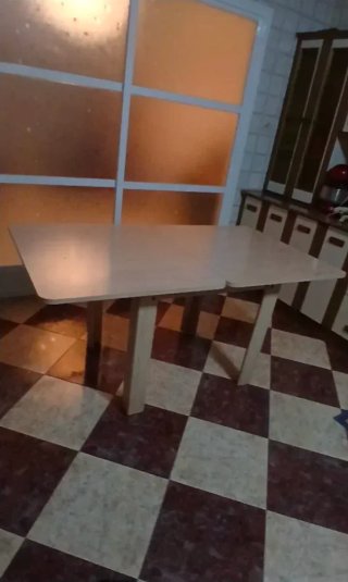 Mesa plegable de madera (sin usar)