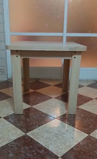 Mesa plegable de madera (sin usar)